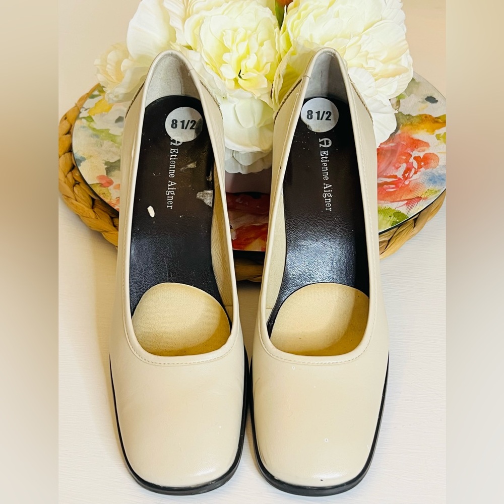 ETIENNE AIGNER Cream Leather Square Toe Block Heel Pumps Women’s Size |8.5‎